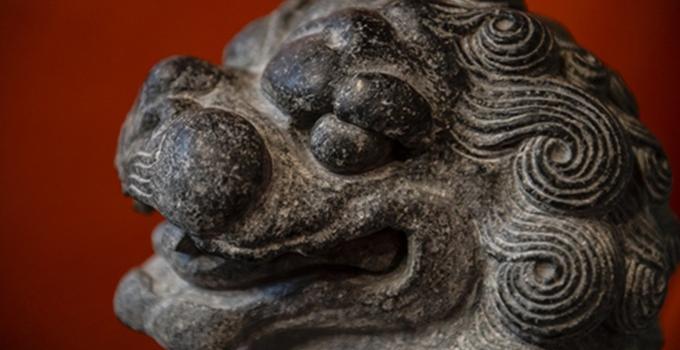 Chinese dragon sculpture